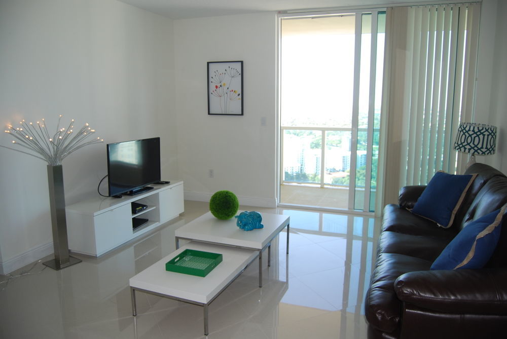 Churchill Suites Miami Brickell - One Broadway ภายนอก รูปภาพ