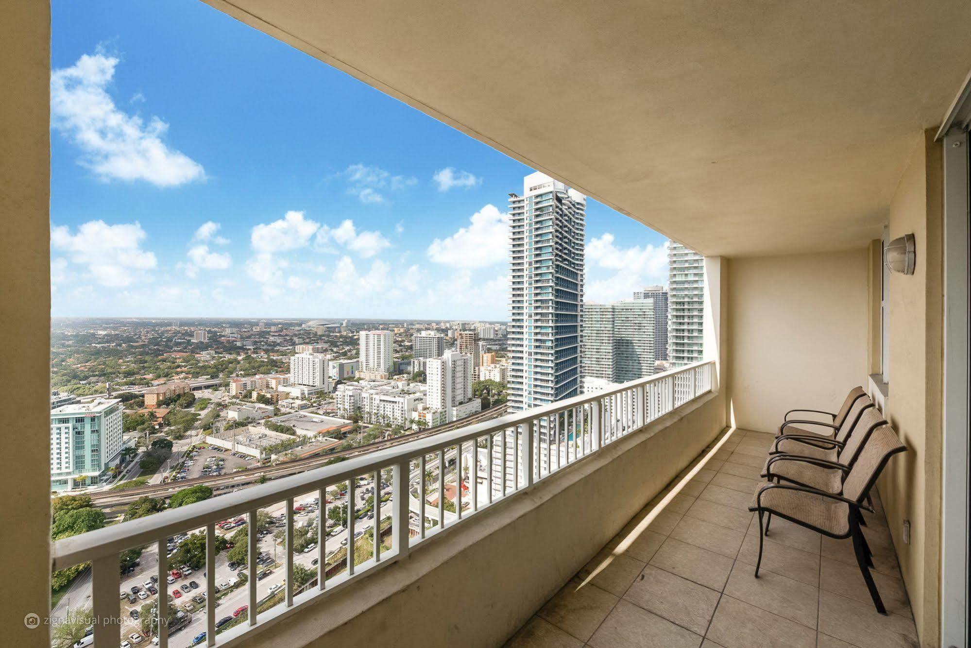Churchill Suites Miami Brickell - One Broadway ภายนอก รูปภาพ